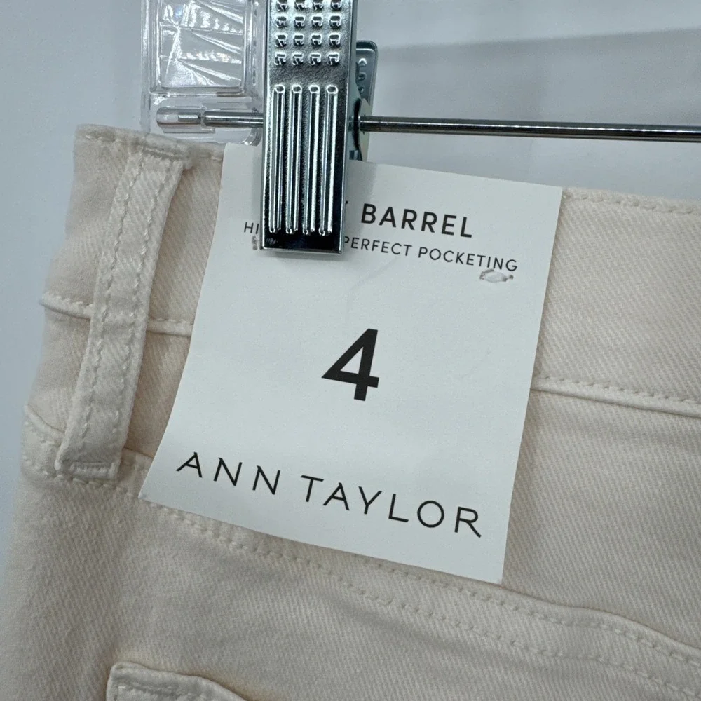Ann Taylor Barrel Jeans High Rise Perfect Pocketing Cream/Ivory NEW Size 4